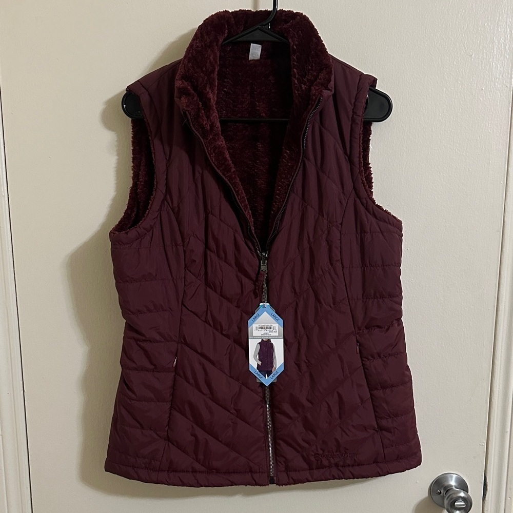 NWT Free Country Reversible Maroon Puffer Faux Fur‎ Vest Large